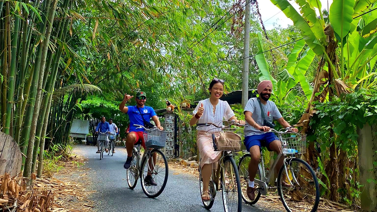 Hanoi Countryside Bike Tour – But Thap Dong Ho Phat Tich 1 Day